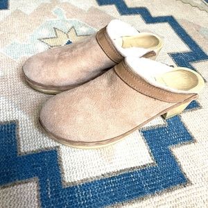 No. 6 Sherpa Lined Tan Suede Clog Size 40